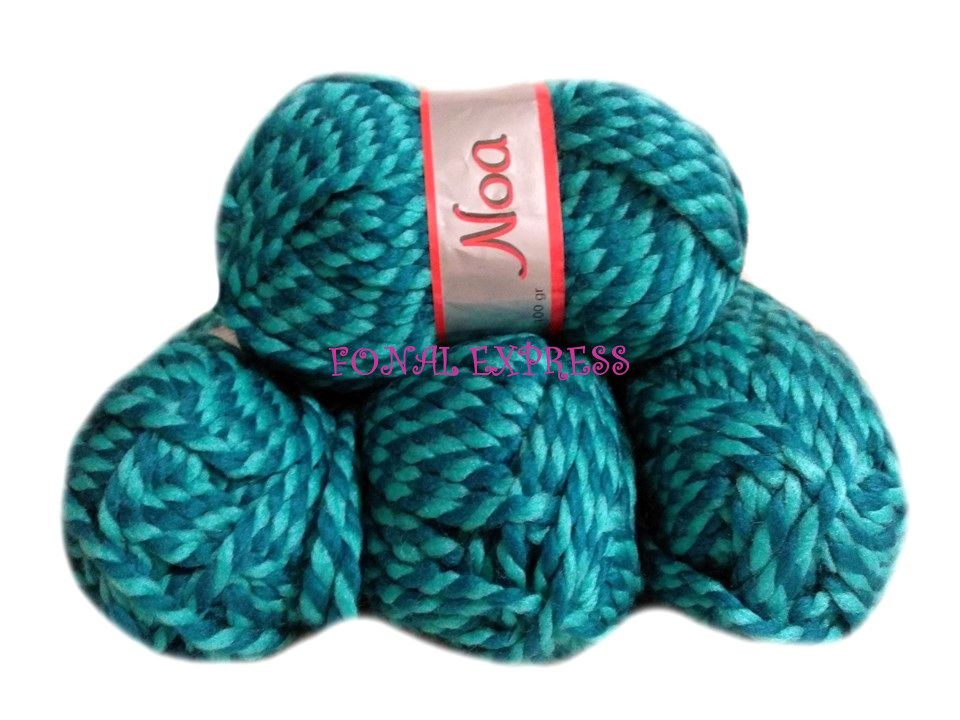 400 g NOA kék melíros 20% gyapjú 80% akril fonal. Tű 11-12 mm.