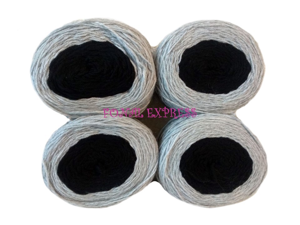 400 g Szürke fekete puha akril fonal. Tű kb. 3-4 mm.