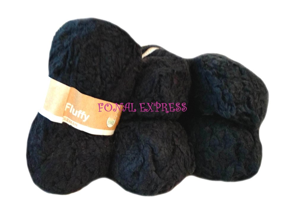 500 g ZEEMAN FLUFFY fekete pihe-puha maci/szempilla fonal. Tű 5 mm.