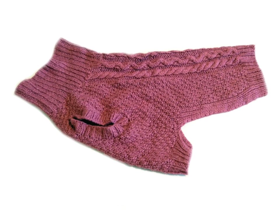 Rózsaszín kötött kutyaruha, pulóver. Háthossz 40 cm. 