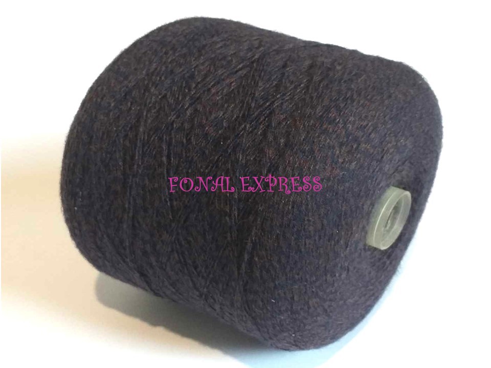 Br. 1025 g Barna kék melíros csévés akril fonal. Tű kb. 1-2 mm. 