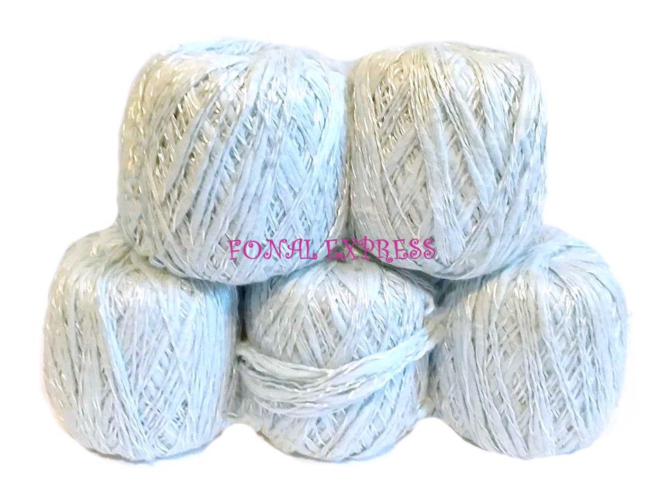 250 g Fényes világoskék pamut horgoló fonal. Tű kb. 2-3 mm. 