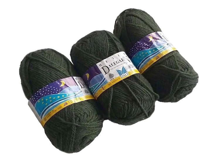 150 g Dalegarn sötétzöld 100% gyapjú fonal. Tű 2,5-3,5 mm. 