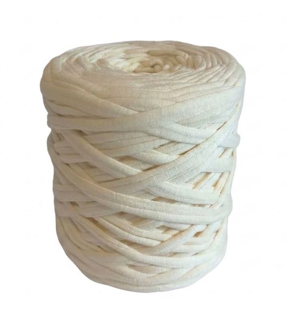 500 g Pólófonal. Tű kb. 8-10 mm. Krémszínű