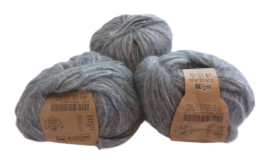 140 g Mekano szürke gyapjú akril fonal. 50 g 145 m. Tű 4,5 mm. 