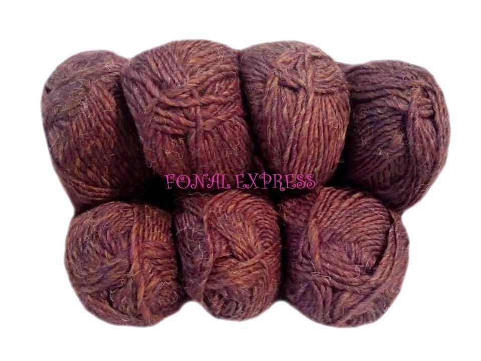 345 g melíros gyapjú fonal. Tű kb. 3-4 mm. 